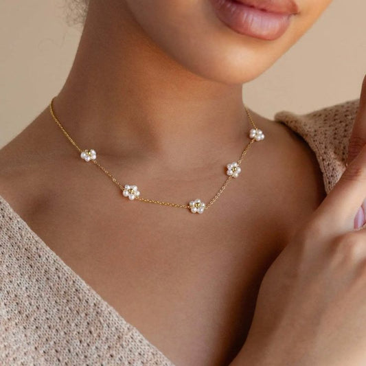 Daisy Pearl Necklace