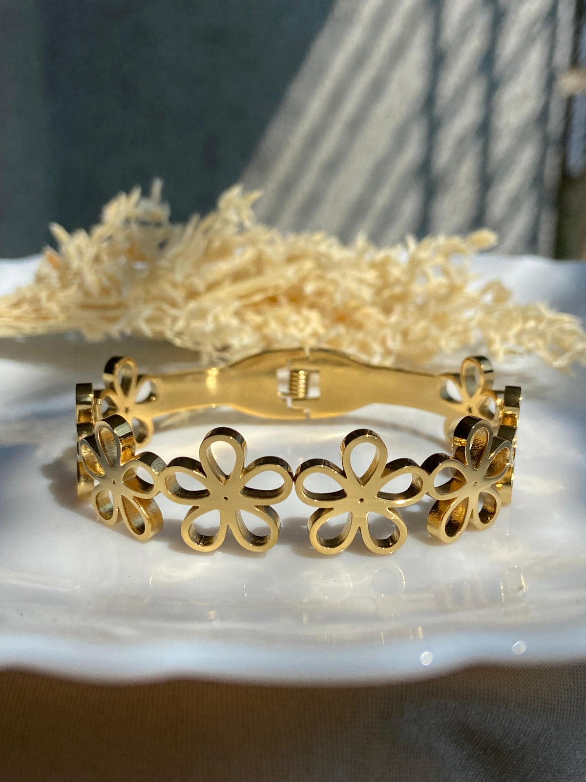Floral kada