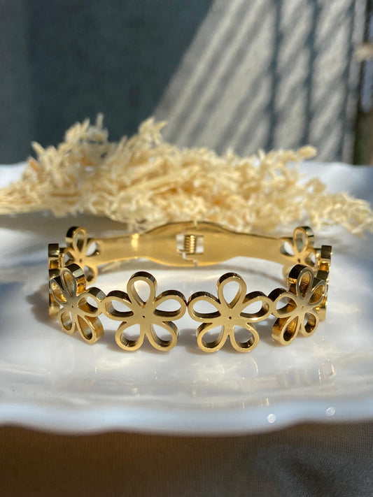 Floral kada