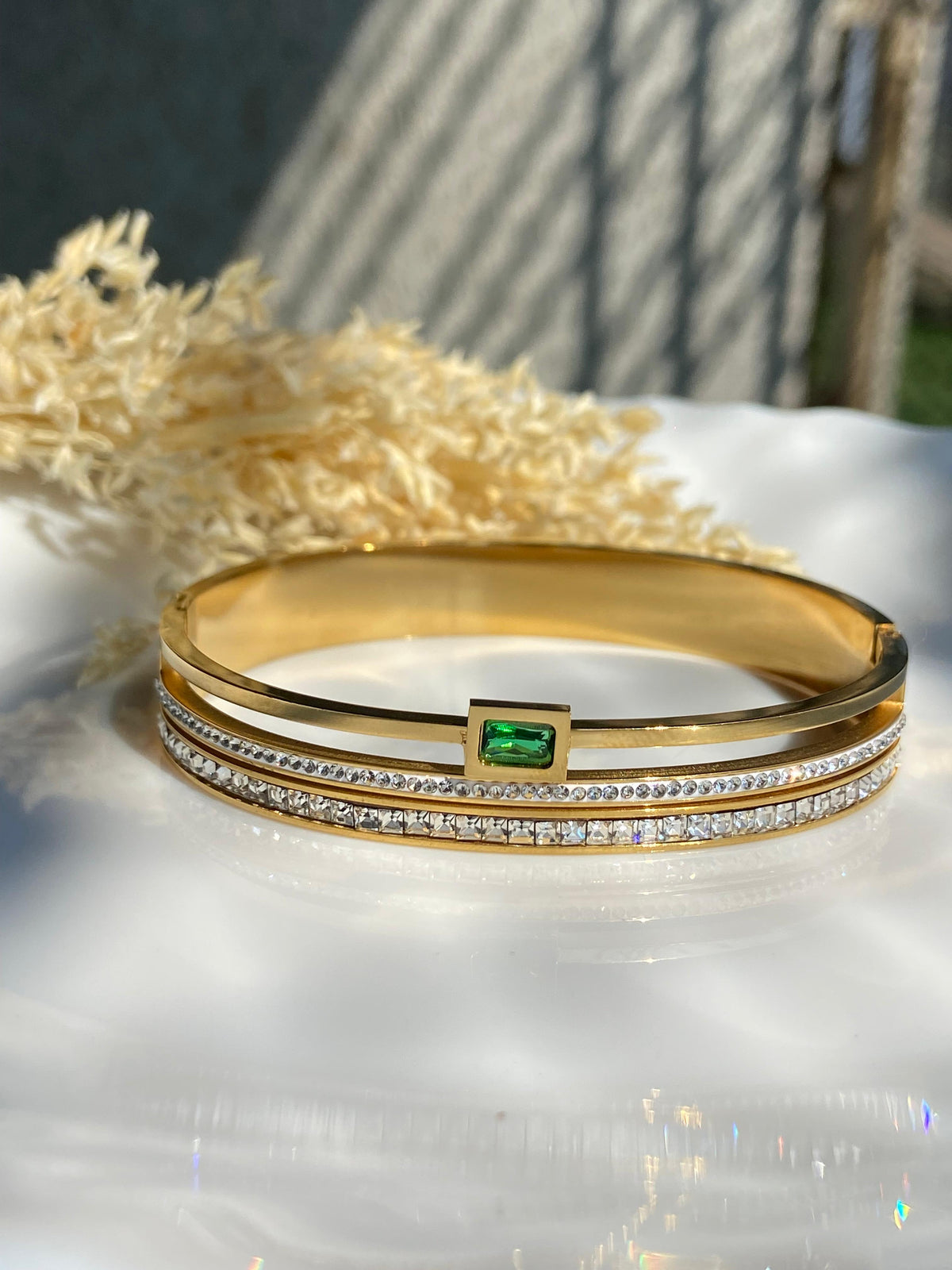 Emerald Centerpiece Gold kada